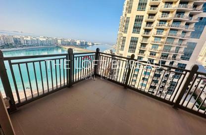 Apartment - 2 Bedrooms - 4 Bathrooms for rent in Abraj Bay - Abraj Quartiers - The Pearl Island - Doha