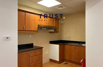 Apartment - 1 Bedroom - 2 Bathrooms for rent in West Bay - West Bay - Doha