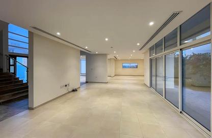 Compound - 4 Bedrooms - 4 Bathrooms for rent in Umm Al Seneem Street - Ain Khaled - Doha
