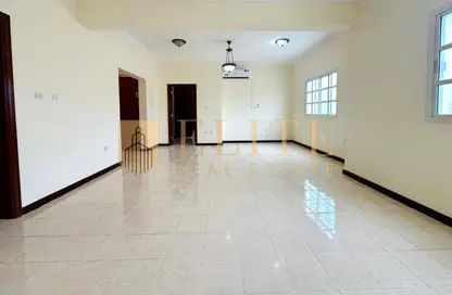 فيلا - 5 غرف نوم - 6 حمامات للايجار في مرموره فيلاز - المعمورة - الدوحة