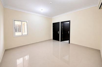 Apartment - 2 Bedrooms - 2 Bathrooms for rent in Bin Omran 35 - Fereej Bin Omran - Doha