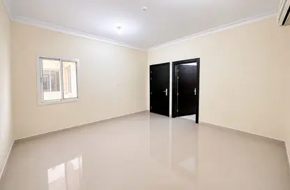 Apartment - 2 Bedrooms - 2 Bathrooms for rent in Bin Omran 35 - Fereej Bin Omran - Doha