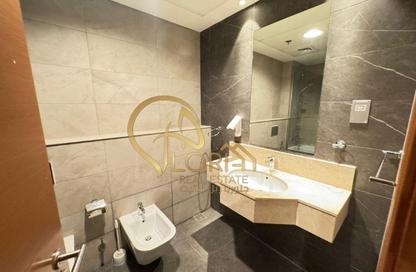 Apartment - 1 Bedroom - 2 Bathrooms for rent in West Bay Tower - West Bay - West Bay - Doha