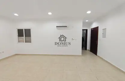 Apartment - 2 Bedrooms - 2 Bathrooms for rent in Al Zubair Bakkar Street - Al Sadd - Doha