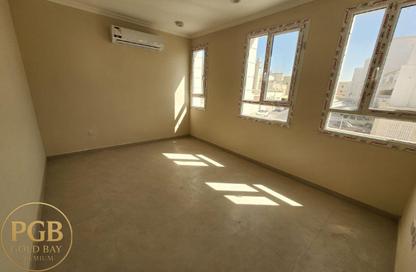 Apartment - 3 Bedrooms - 3 Bathrooms for rent in Fereej Kulaib - Doha