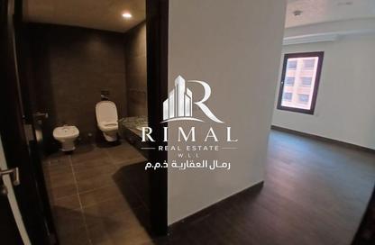 Apartment - 1 Bedroom - 2 Bathrooms for rent in Porto Arabia - The Pearl Island - Doha