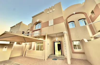 Compound - 5 Bedrooms - 3 Bathrooms for rent in Ain Khaled Villas - Ain Khaled - Doha