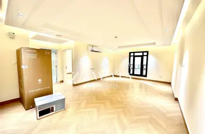 Apartment - 2 Bedrooms - 2 Bathrooms for rent in Al Nasr Street - Al Nasr - Doha