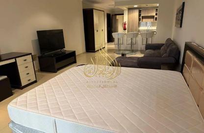 Apartment - Studio - 1 for rent in The Pearl Island - Doha