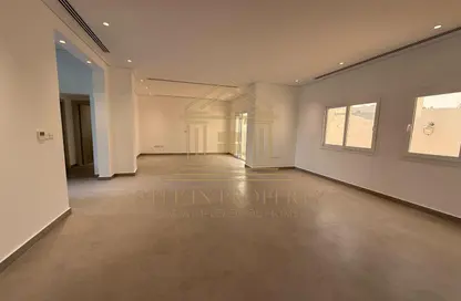 Villa - 3 Bedrooms - 4 Bathrooms for rent in Umm Al Seneem Street - Ain Khaled - Doha