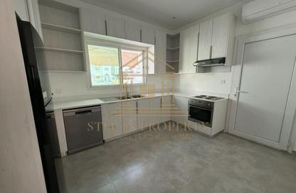 Villa - 3 Bedrooms - 4 Bathrooms for rent in Umm Al Seneem Street - Ain Khaled - Doha