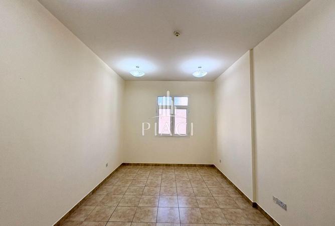 976845 - Property Image 3