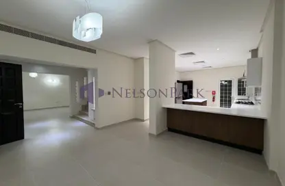 مجمع سكني - 4 غرف نوم - 6 حمامات للايجار في شارع الوعب - الوعب - الدوحة