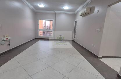 Apartment - 2 Bedrooms - 3 Bathrooms for rent in Al Sadd Road - Al Sadd - Doha