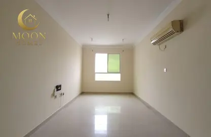 Apartment - 1 Bedroom - 2 Bathrooms for rent in Salaja Street - Doha Al Jadeed - Doha