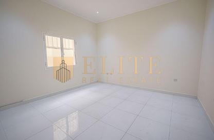 Villa - 6 - 6 for rent in Umm Salal Ali - Umm Salal Ali - Doha