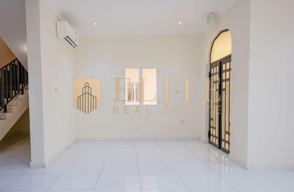 Villa - 6 - 6 for rent in Umm Salal Ali - Umm Salal Ali - Doha