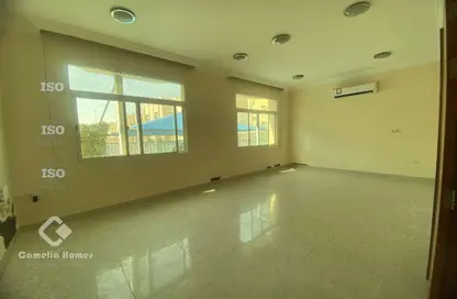 شقة - 2 غرف نوم - 2 حمامات للايجار في سوق الغرافة - الغرافة - الدوحة