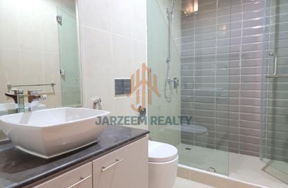 Apartment - 2 Bedrooms - 2 Bathrooms for rent in West Porto Drive - Porto Arabia - The Pearl Island - Doha