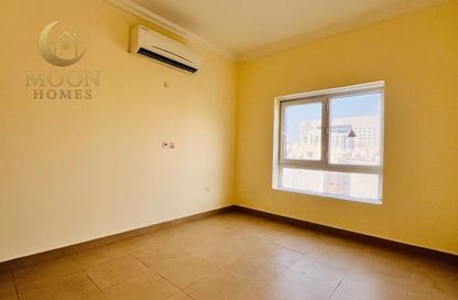 Apartment - 2 Bedrooms - 1 Bathroom for rent in Umm Ghwailina Comm - Umm Ghuwalina - Umm Ghuwailina - Doha Apartment - 2 Bedrooms - 1 Bathroom for rent in Umm Ghwailina Comm - Umm Ghuwalina - Umm Ghuwailina - Doha