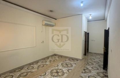 Apartment - Studio - 1 for rent in Abu Hamour - Doha