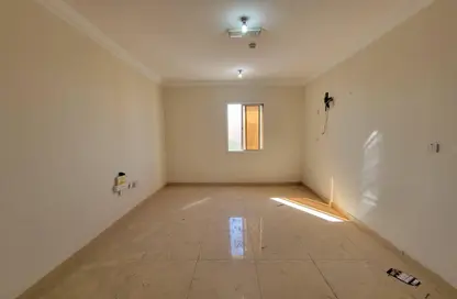 Apartment - 2 Bedrooms - 2 Bathrooms for rent in Al Khazin Street - Madinat Khalifa South - Madinat Khalifa - Doha