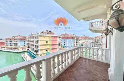 Apartment - 2 Bedrooms - 3 Bathrooms for rent in Carnaval - Qanat Quartier - The Pearl Island - Doha