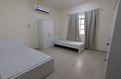 Apartment - 3 Bedrooms - 2 Bathrooms for rent in Umm Ghuwailina 4 - Umm Ghuwailina - Doha
