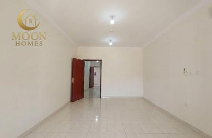 Apartment - 2 Bedrooms - 1 Bathroom for rent in Umm Ghuwailina 4 - Umm Ghuwailina - Doha Apartment - 2 Bedrooms - 1 Bathroom for rent in Umm Ghuwailina 4 - Umm Ghuwailina - Doha