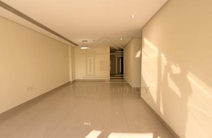 Apartment - 2 Bedrooms - 2 Bathrooms for rent in Marina Residences 195 - Marina District - Lusail