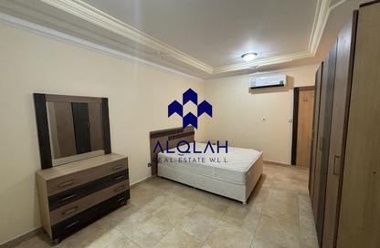 Apartment - 1 - 2 for rent in Najma 28 - Ibn Dirhem Street - Najma - Doha