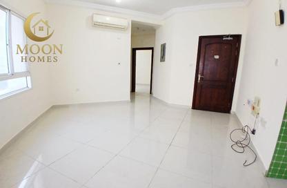 Apartment - 1 Bedroom - 1 Bathroom for rent in Umm Ghuwailina 4 - Umm Ghuwailina - Doha