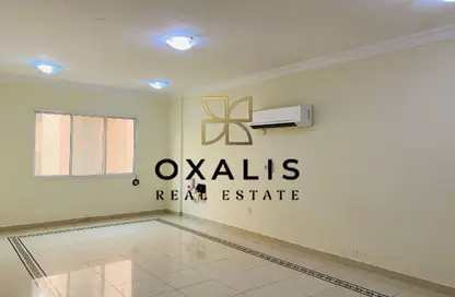 شقة - 3 غرف نوم - 3 حمامات للايجار في شارع الجزيره - فريج بن محمود الشمالي - فريج بن محمود - الدوحة