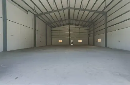Warehouse - Studio - 3 Bathrooms for rent in East Industrial Street - Birkat Al Awamer - Al Wakra
