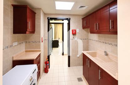 Apartment - 1 Bedroom - 2 Bathrooms for rent in West Bay Tower - West Bay - West Bay - Doha
