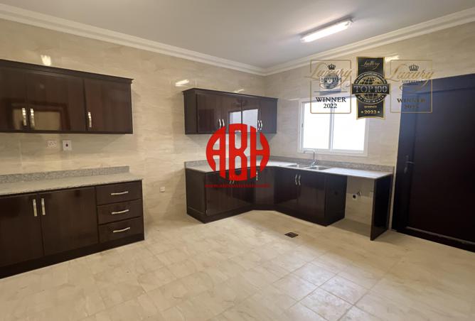 52270807 - Property Image 2