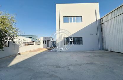 Warehouse - Studio - 4 Bathrooms for rent in East Industrial Street - Birkat Al Awamer - Al Wakra