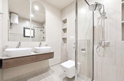 Villa - 5 - 5 for sale in Izghawa - Doha