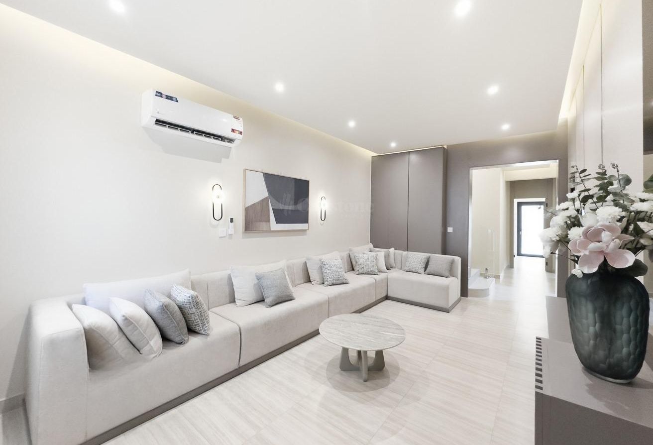 LUXURIOUS 5 BHK VILLA FOR SALE IN IZGHAWA thumbnail 12