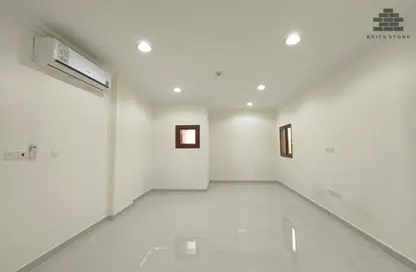 Apartment - 2 Bedrooms - 2 Bathrooms for rent in Anas Street - Fereej Bin Mahmoud North - Fereej Bin Mahmoud - Doha