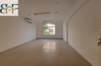 Apartment - 2 Bedrooms - 2 Bathrooms for rent in Al Mansoura - Al Mansoura - Doha
