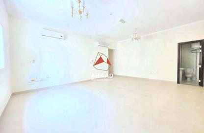 Apartment - 3 Bedrooms - 3 Bathrooms for rent in Fereej Bin Mahmoud North - Fereej Bin Mahmoud - Doha