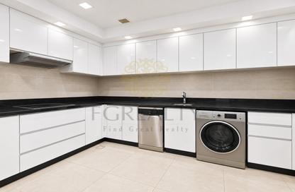 Apartment - 1 - 2 for rent in Viva West - Viva Bahriyah - The Pearl Island - Doha