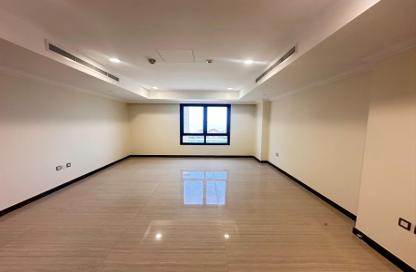 Apartment - 1 Bedroom - 2 Bathrooms for rent in East Porto Drive - Porto Arabia - The Pearl Island - Doha Apartment - 1 Bedroom - 2 Bathrooms for rent in East Porto Drive - Porto Arabia - The Pearl Island - Doha