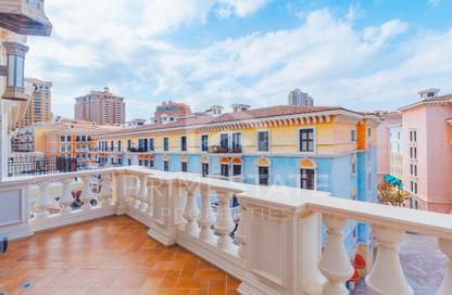 Apartment - 2 Bedrooms - 3 Bathrooms for rent in Carnaval - Qanat Quartier - The Pearl Island - Doha