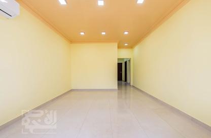 Apartment - 2 Bedrooms - 3 Bathrooms for rent in Al Nasr Street - Al Nasr - Doha