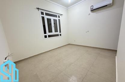 Apartment - Studio - 1 Bathroom for rent in Wholesale Market Street - Abu Hamour - Doha