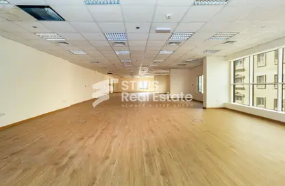 Office Space - Studio - 2 Bathrooms for rent in Anas Street - Fereej Bin Mahmoud North - Fereej Bin Mahmoud - Doha