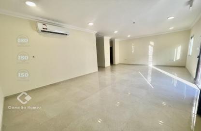 Villa - 6 Bedrooms - 6 Bathrooms for rent in Al Kheesa - Al Kheesa - Umm Salal Mohammed