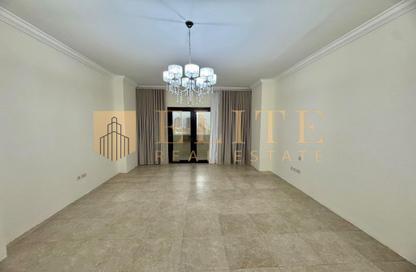 Apartment - 2 Bedrooms - 3 Bathrooms for rent in Tower 9 - Porto Arabia - The Pearl Island - Doha